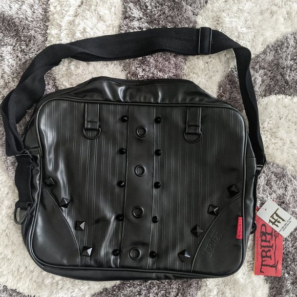 Tripp nyc | Bags | Tripp Nyc Messenger 
